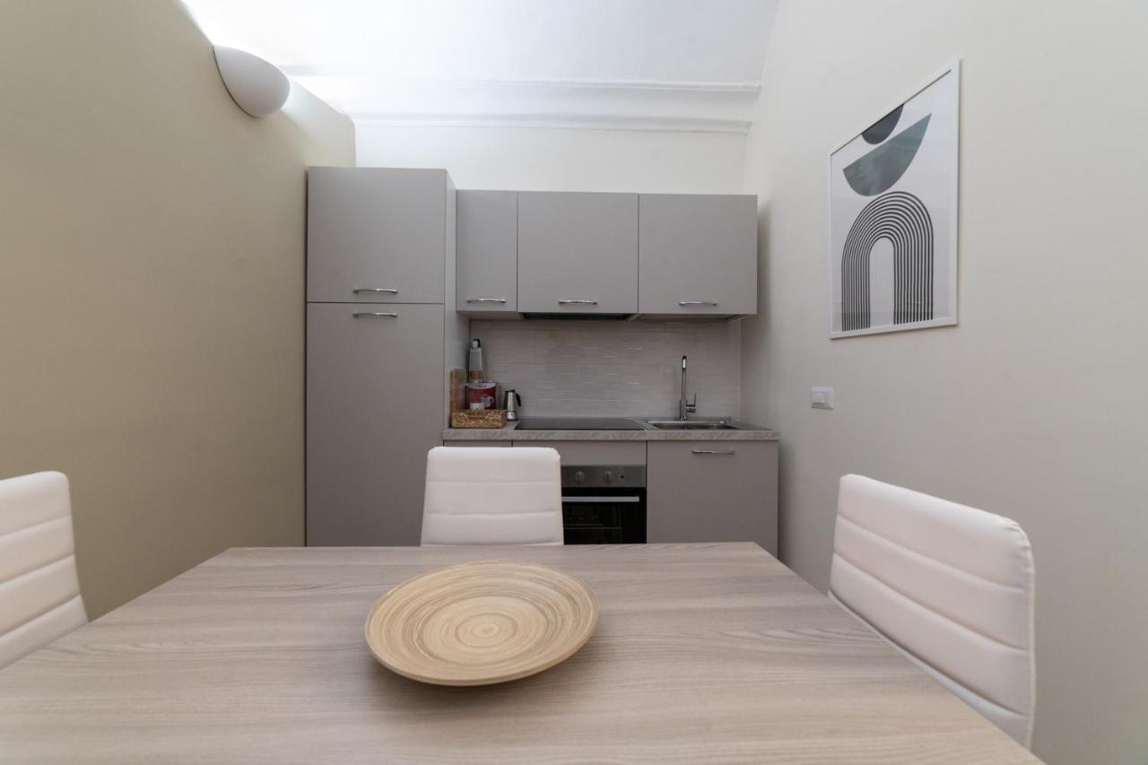 Villari 48 - 2 Apartment Naples